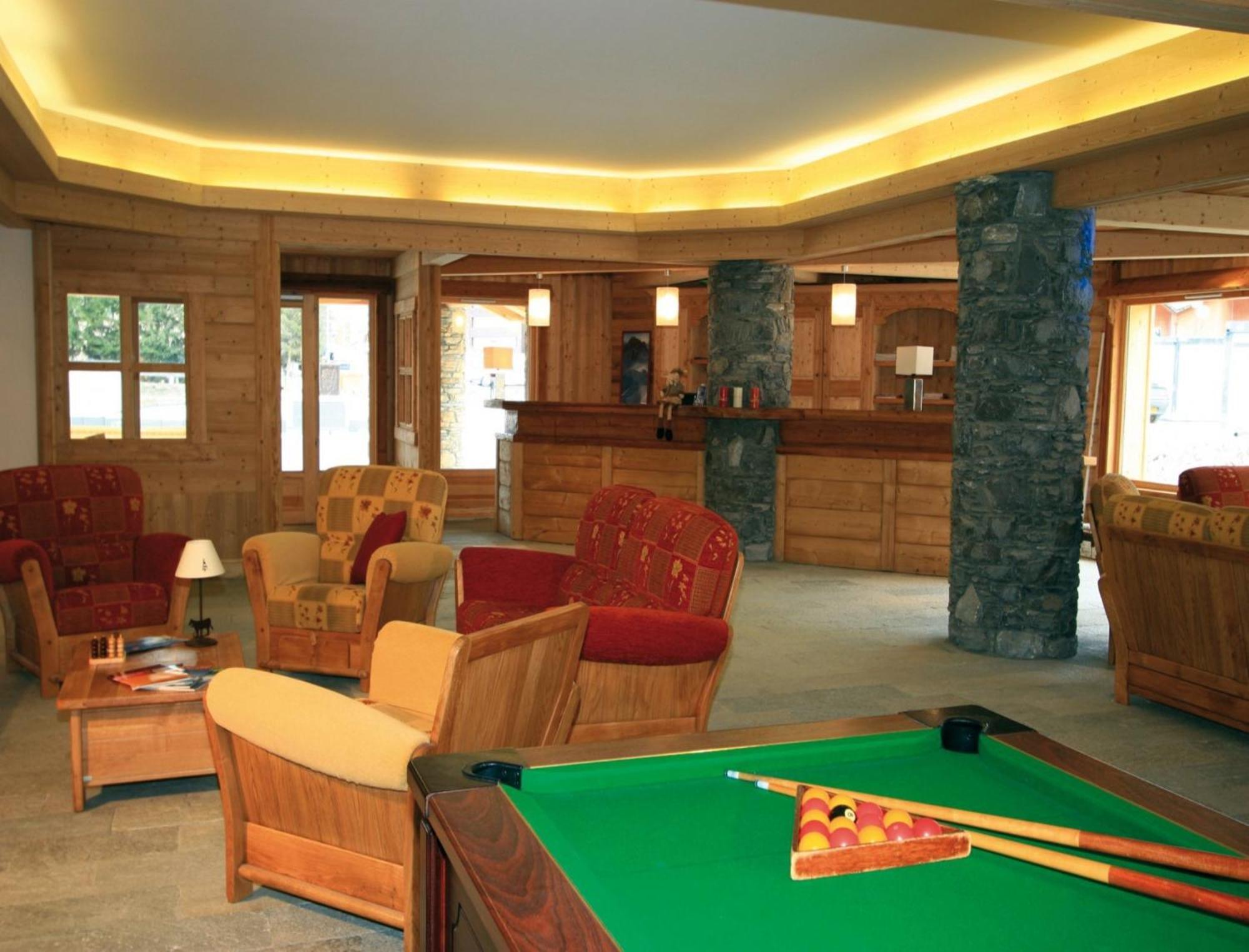 Lagrange Vacances Le Hameau Du Rocher Blanc Serre Chevalier Exterior photo